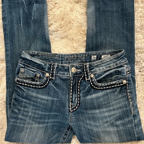 Miss Me Boyfriend Capri Jeans
Size 26 - Picture 3 of 5